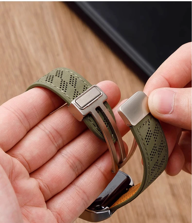 Suitable for Huawei GT2/3/4 leather strap, cowhide watch3/4pro leather magnetic folding buckle hole model 22mm