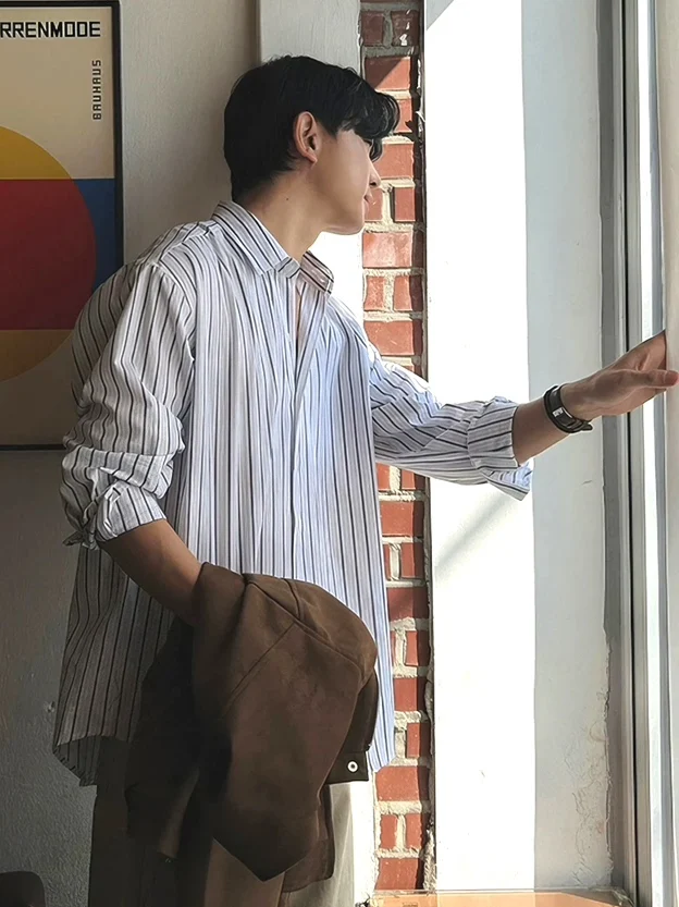 

Premium Vertical Striped Loose Fit Long Sleeve Thin Breathable Casual Work Shirt Korean Style Men's Fashion Spring Season