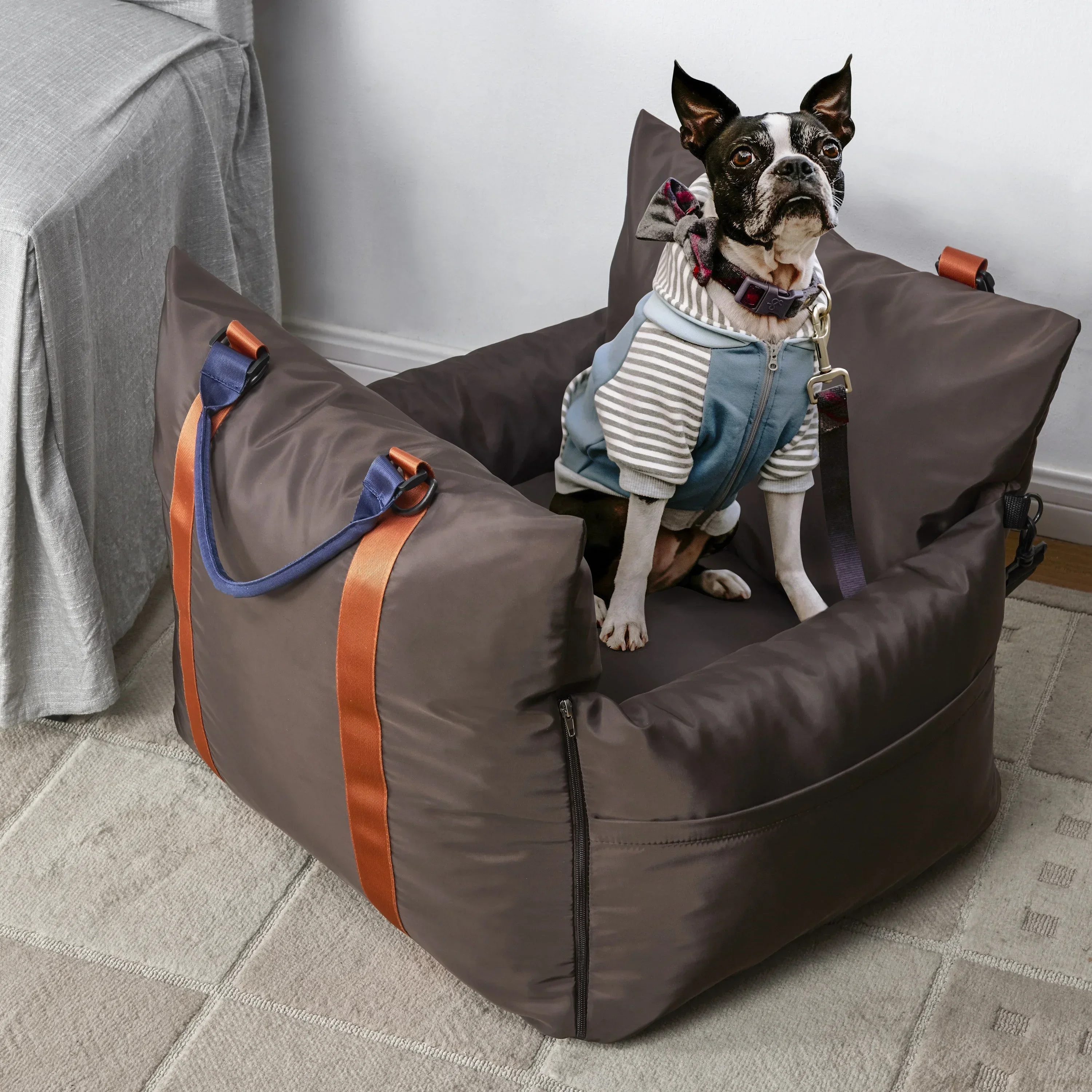 

Multifunction Dog Car seat Luxury Dog Travel Bed Outdoor Pet Carrier bags Booster Seat with Safety dog Leash in side