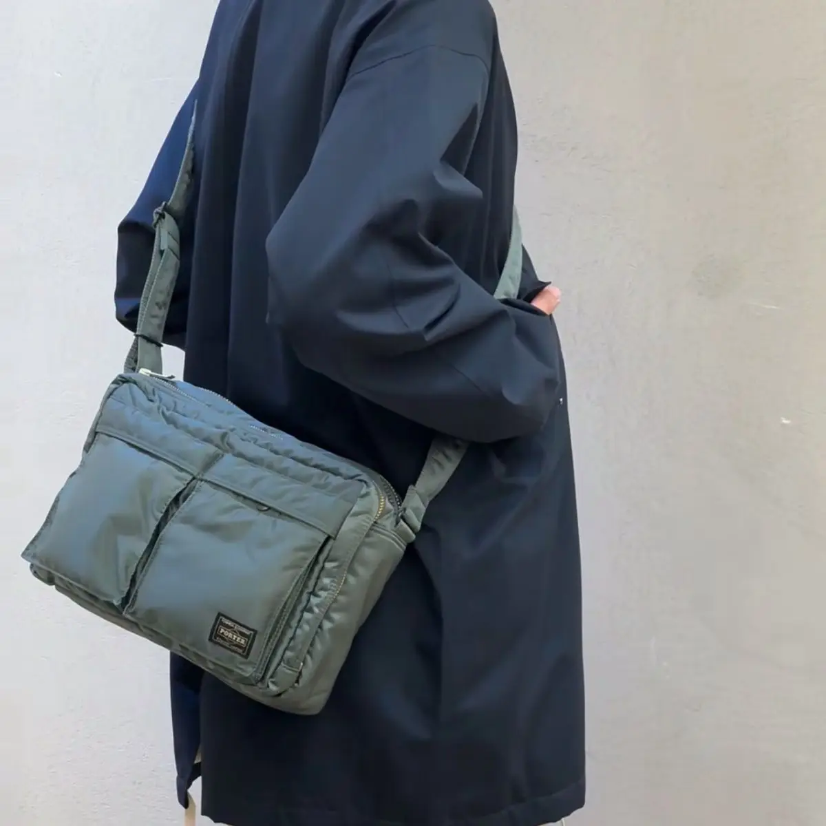 sac-bandouliere-pour-homme-compact-tendance-grande-capacite-polyvalent-design-original