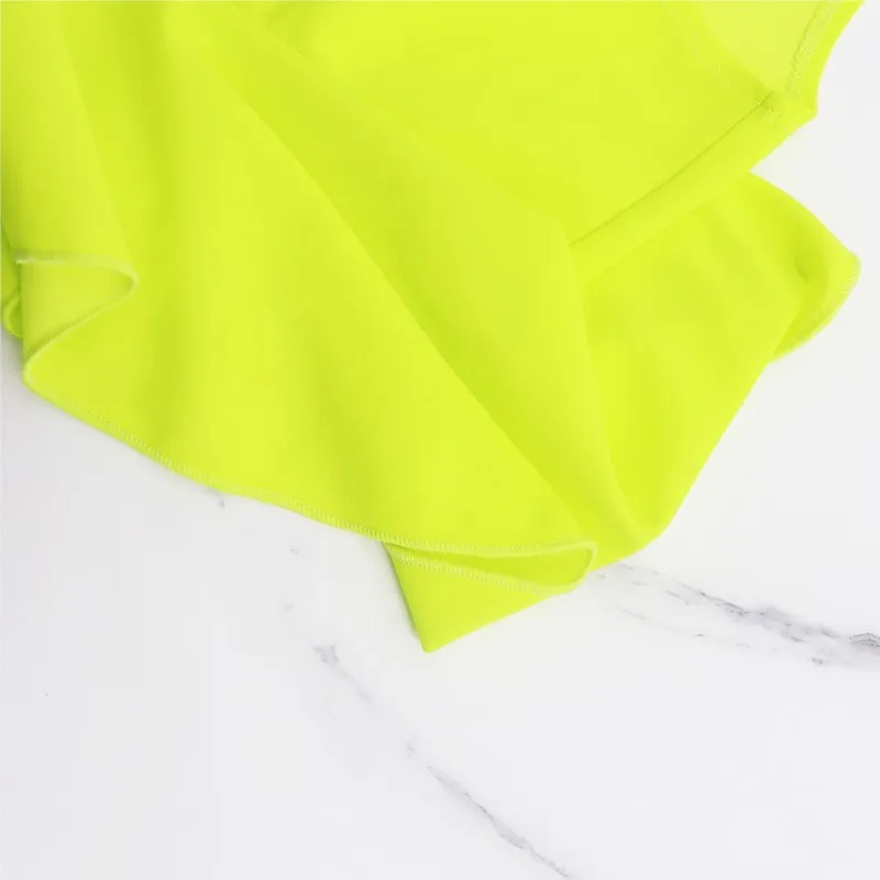 Dames crop top met ruches en korte mouwen en casual vakantie skinny shorts set effen V-hals outfits zomermode 2-delige sets