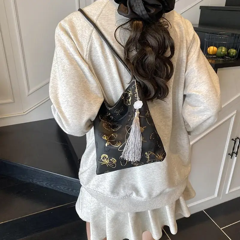 Versatile Embroidery Shoulder Bag Elegant Large Capacity ​National Style Handbag​ Chinese Style Underarm Bag For Women