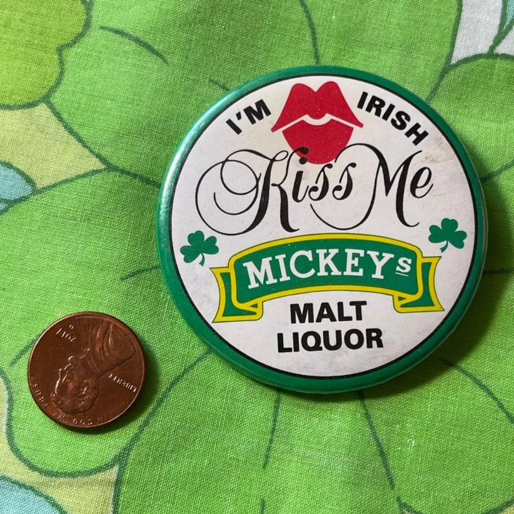 VINTAGE St Patrick\'s Day Pin Back Buttons 32-75mm