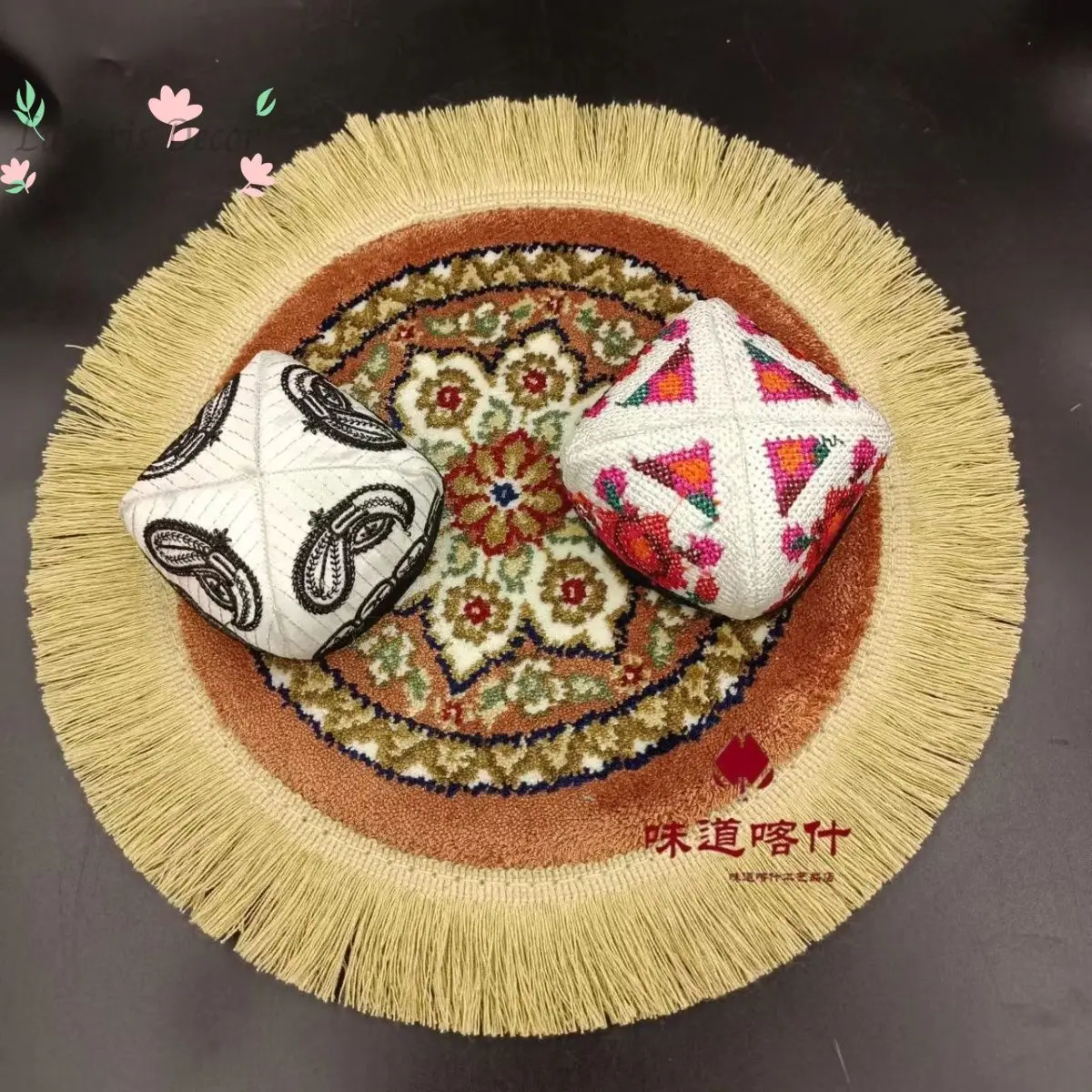 Hand-embroidered small floral hat ornaments, car front decorative blankets