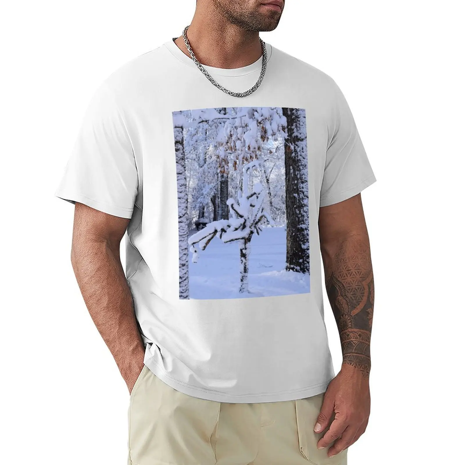 Sculpture tree in snow T-shirt customizeds tops oversizeds new edition men workout shirt