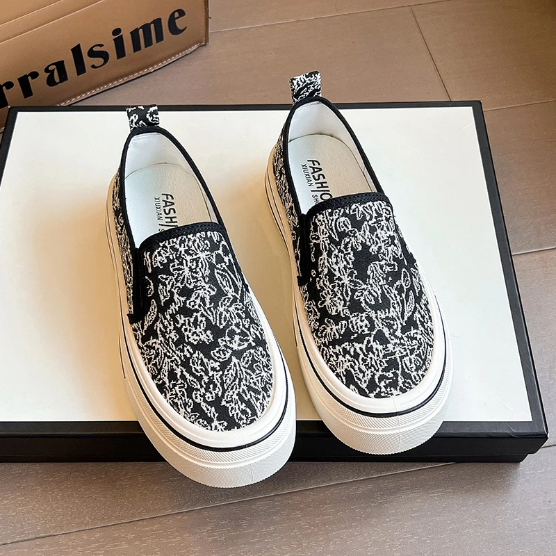 

Thick soled canvas shoes for women 2025 new breathable soft soled one foot sports and leisure board shoes