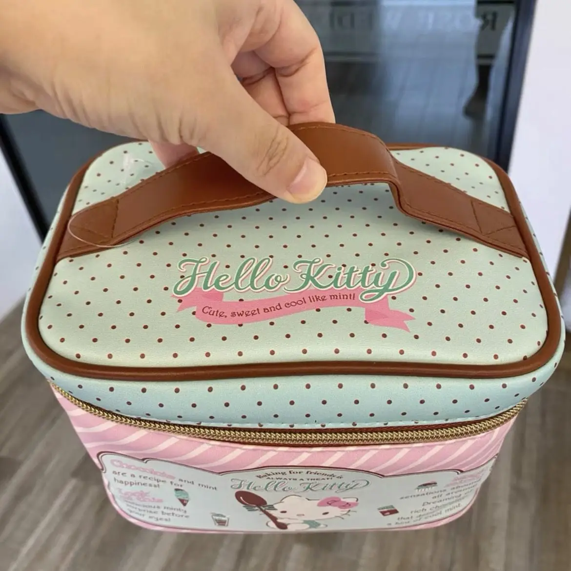 Kawaii Sanrio Makeup Bags For Women Cute Hello Kitty Waterproof Large capacity Portable Travel Toiletry Storage Bag Cosmetic Bag