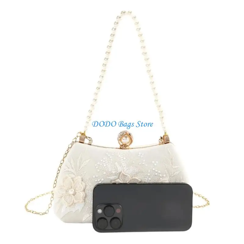 

Клатч ручной работы белого цвета с 3D-цветочной вышивкой и жемчугом для элегантных нарядов