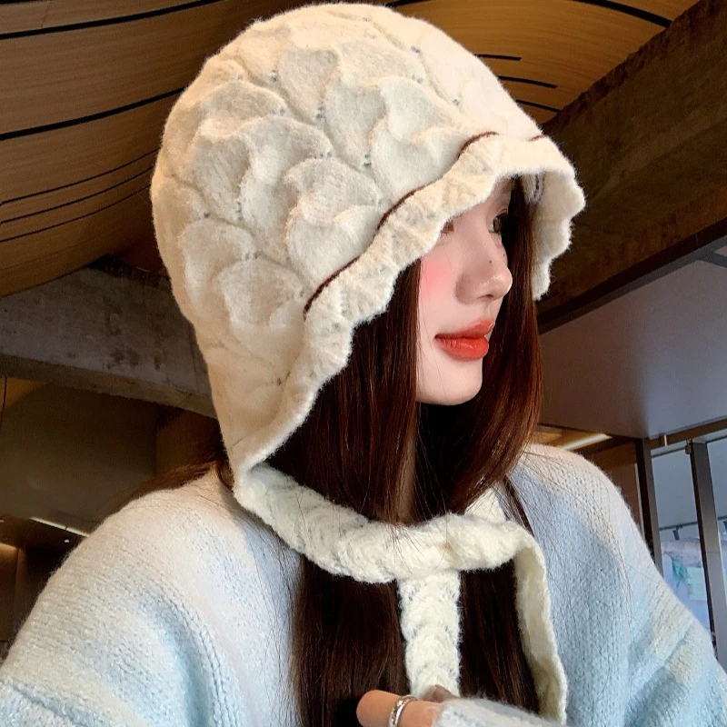 Koreanische Strickmütze mit Blütenblättern für Damen, Winter, verdickt, warm, winddicht, mit Ohrenschutz, Zopfmuster, Schnürung, Bomber-Mütze – Detail 2