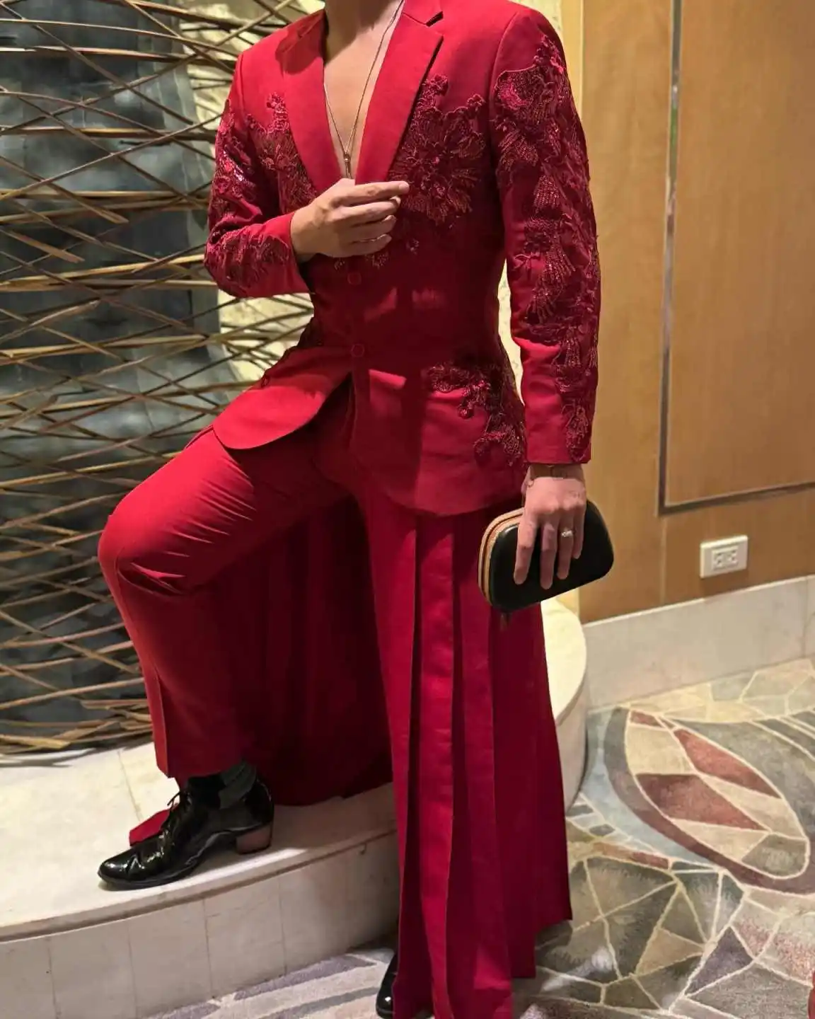 Rode Bloemen Heren Pakken Applicaties Plooien Bruidegom Bruiloft Broek Sets Slim Fit Party Modeshow Wear 2-delig Op maat