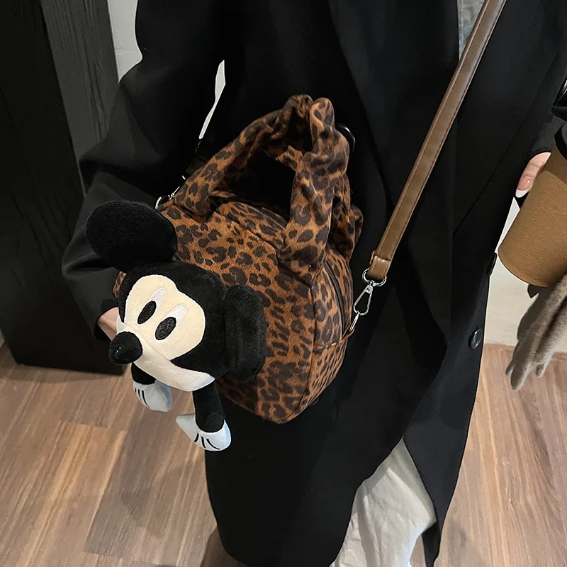 Disney autumn and winter Mickey Mouse cute retro portable women's bag cartoon leopard print simple shoulder messenger bag