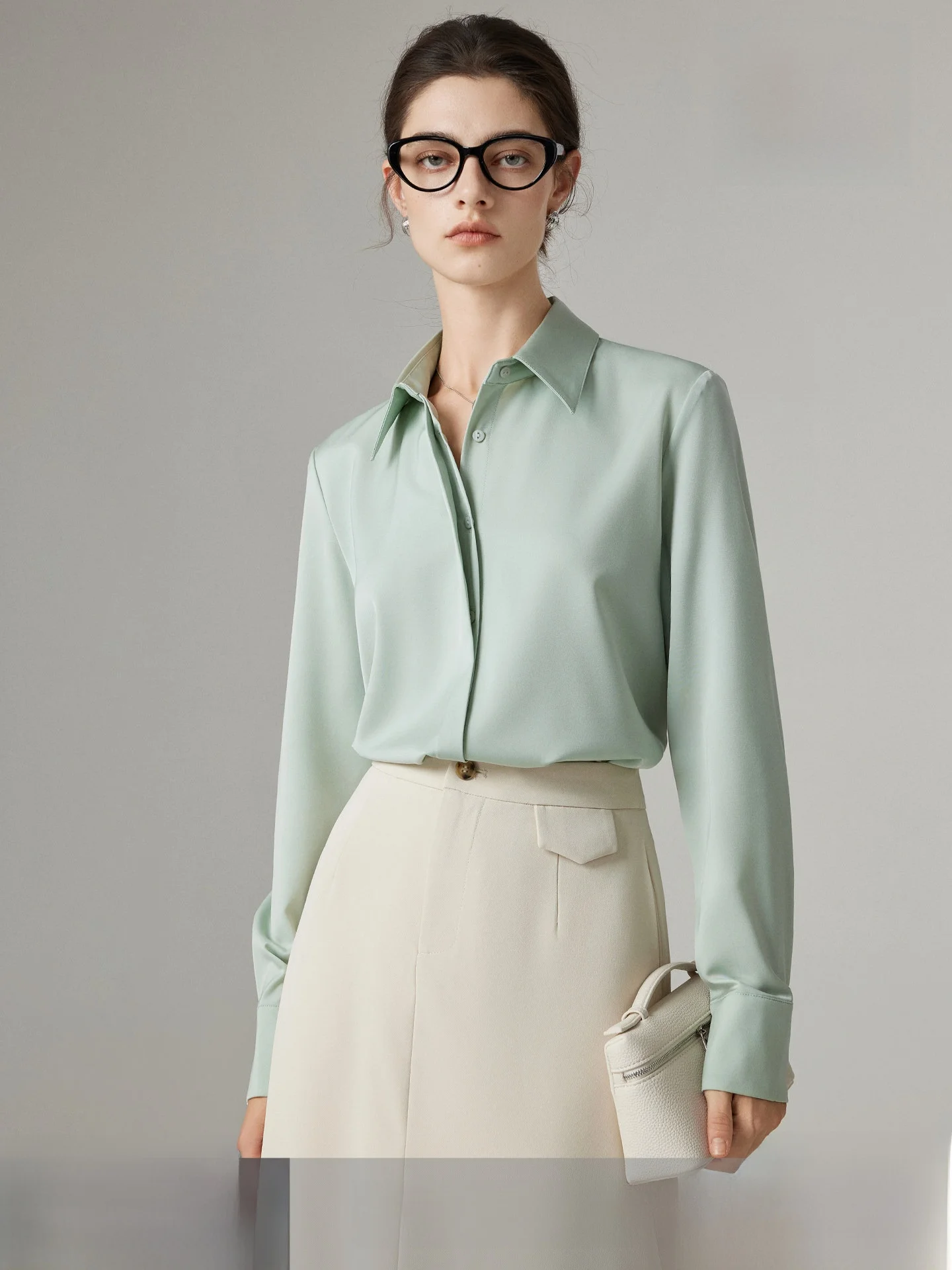 

Yake Home Satin Fabric Upgrade 30 Salt Green Women's Spring Autumn Drape Anti-Wrinkle Commute Shirt V-Neck Long Sleeve Straig...