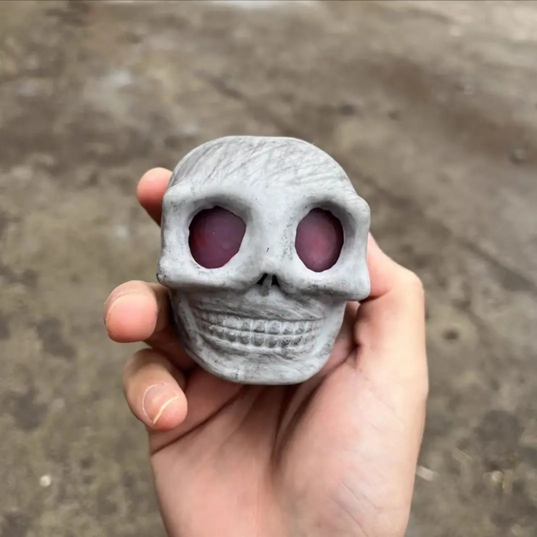 Novelty Skull Squeeze Ball Toy Relieves Stress Pop Funny Prank Toy Anti-stress Vent Ball Slow Rebound Decompression New Gaming