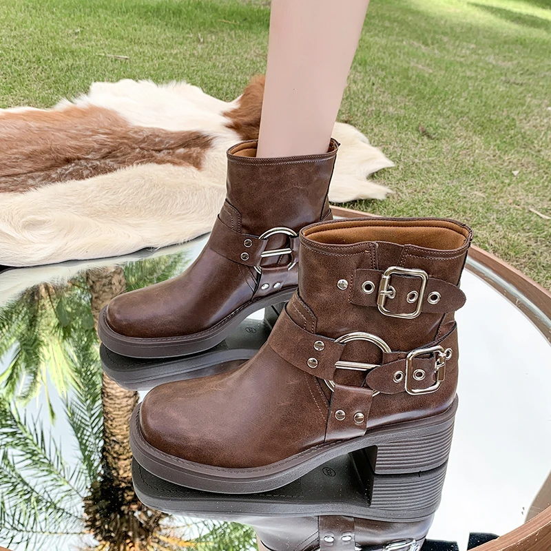 

Winter Platform Cowboy Boots Women Shoes Fashion Slip on Mid Heel Bota Ladies Retro Mordern Bootties Short Boots
