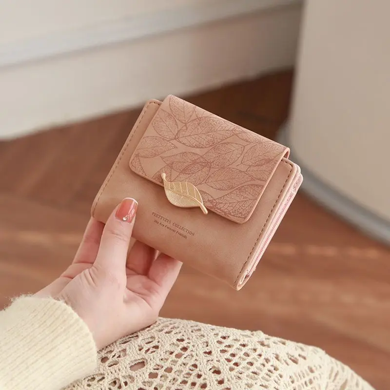 Fashionable and Versatile Retro Frosted Leaf Short Wallet for Women Simple and Niche Design Fashionable Change Bag Trend