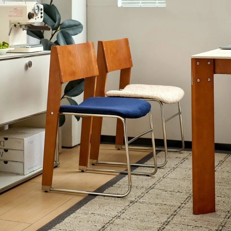 Silla de Comedor Nórdica de Metal con Acabado Desgastado, Creativa, Cómoda, con Tela de Franela, Respaldo de Madera en Forma de Arco, Decoración de Hogar de Lujo