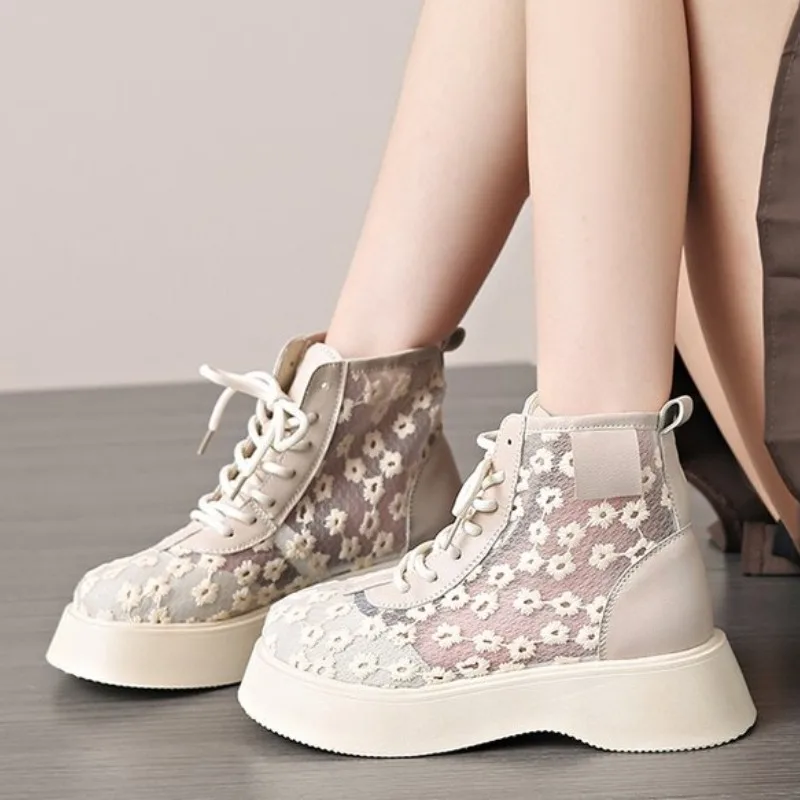 

2026 Summer New Women's HOT Breathable Mesh Summer Shoes Lace Walking Shallow New Solid Casual Shoes 35-40
