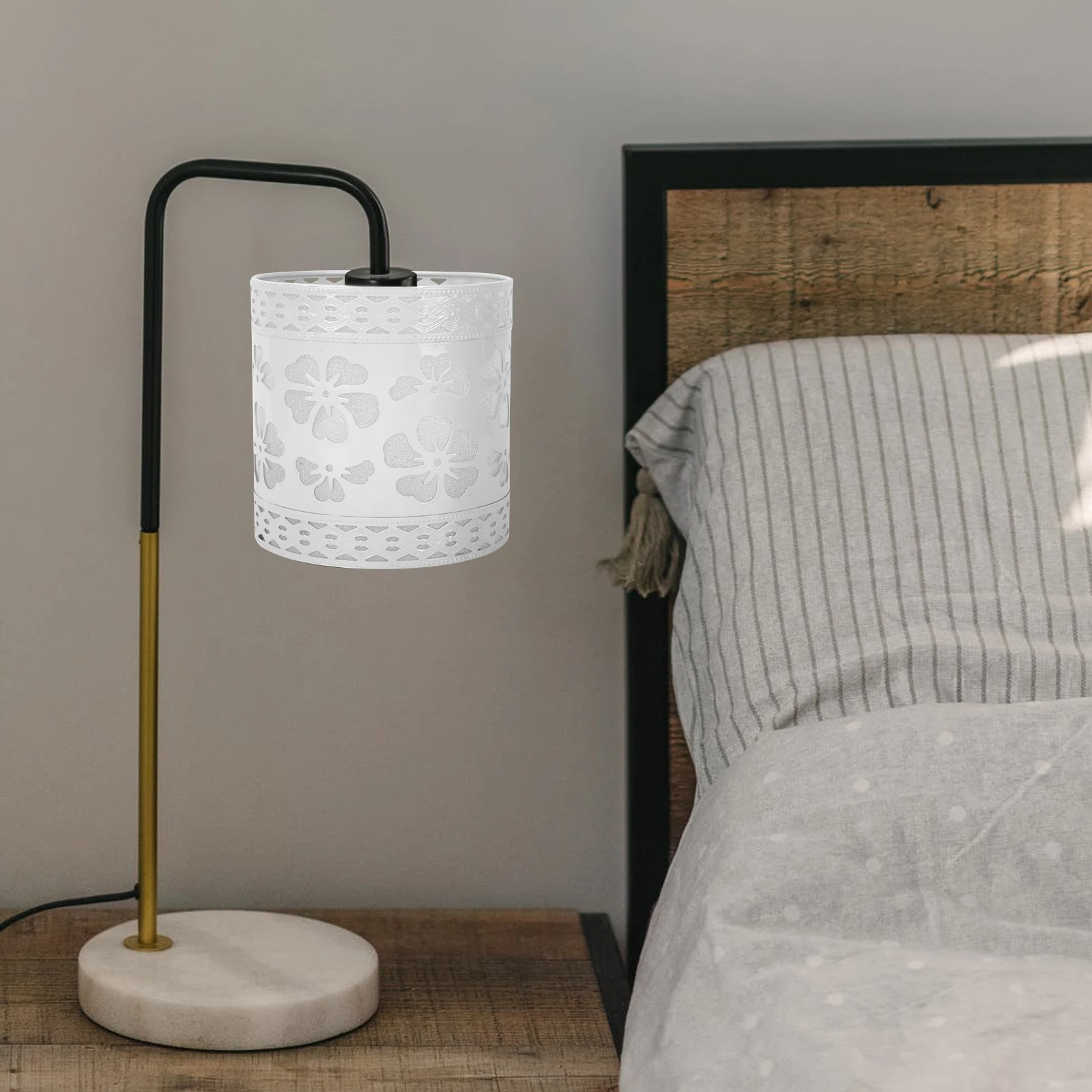 

1Pcs White Iron Lampshade Simple Stylish for Lamp Light Fixture Mild Light Protective Decorative Home Accessory