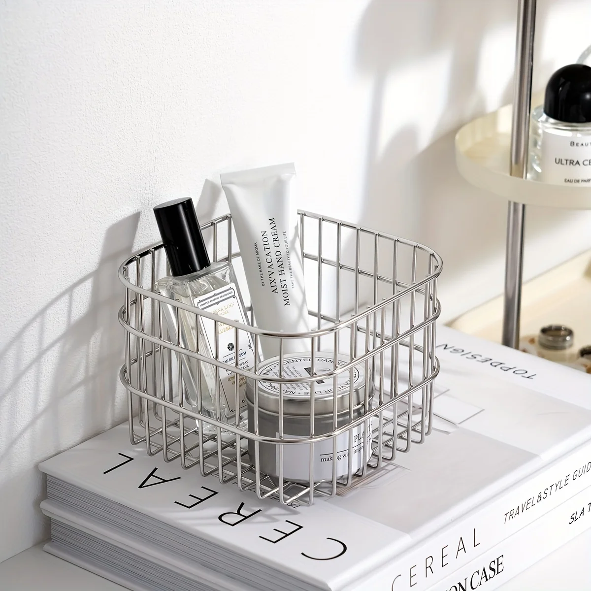 

1 stainless steel storage basket - versatile and lightweight, ideal for desk, bathroom, bedroom finishing