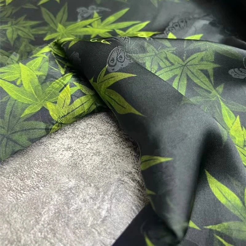 Classic Black Background Green Maple Leaf Flower Fragrance Cloud Yarn Breathable Breathable Floral Jacquard Fashion Silk Fabric