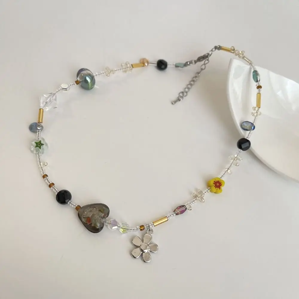 جديد إمرأة زهرة القلب مطرز قلادة موضة أنيقة كريستال مطرز سلسلة الاكريليك مجوهرات رائعة المختنق قلادة