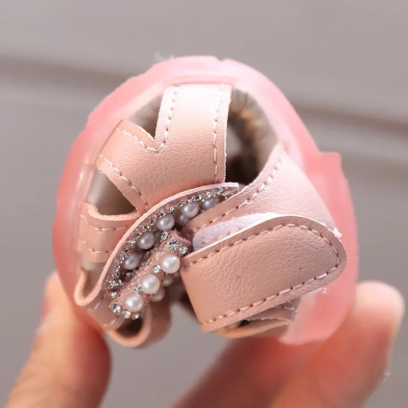 صنادل سانريو هالو كيتي أحذية الأميرة الصيفية للفتيات أحذية كورومي للأطفال الصغار غير قابلة للانزلاق