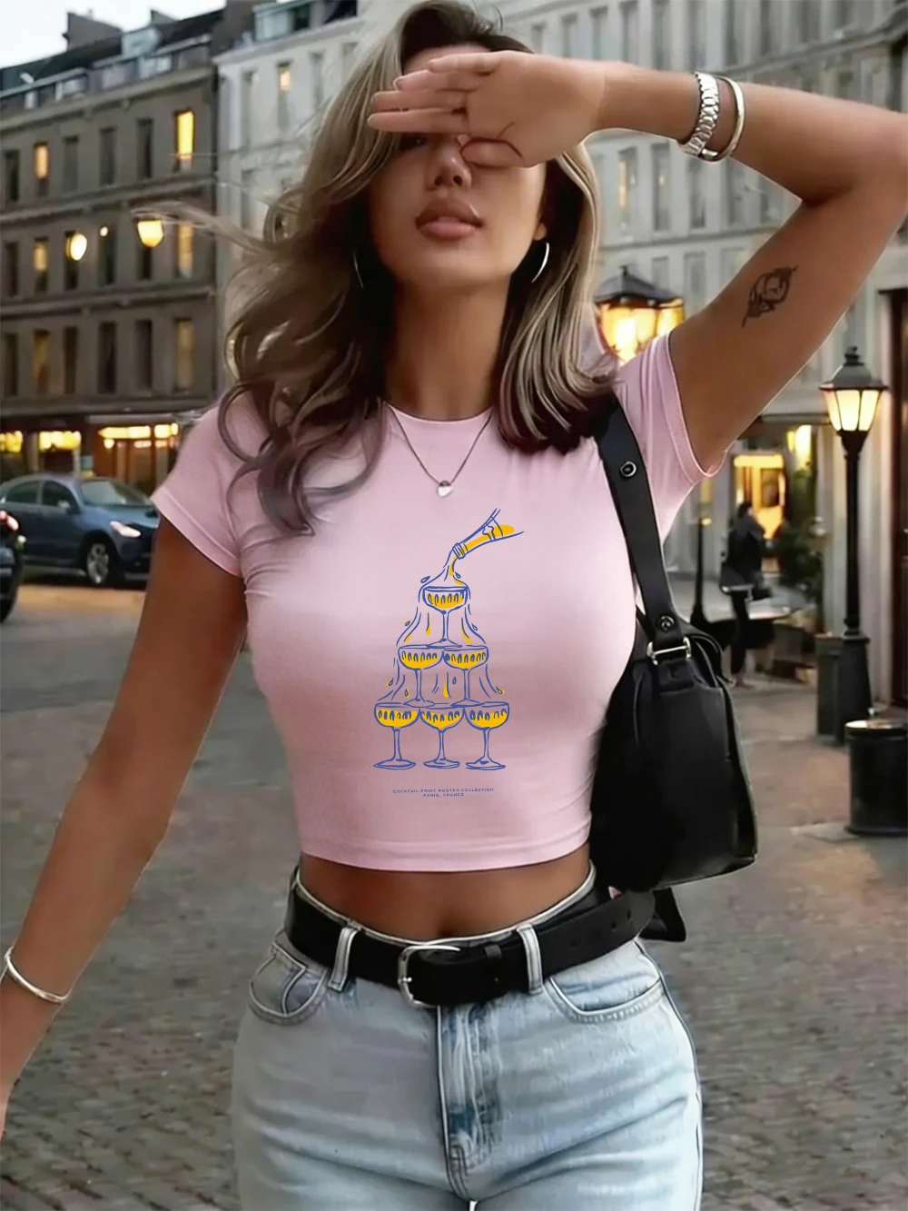 Tops cortos con estampado de cóctel de París y Francia para mujer, camisetas suaves con cuello redondo, camiseta ajustada de calle, ropa cómoda de alta elasticidad