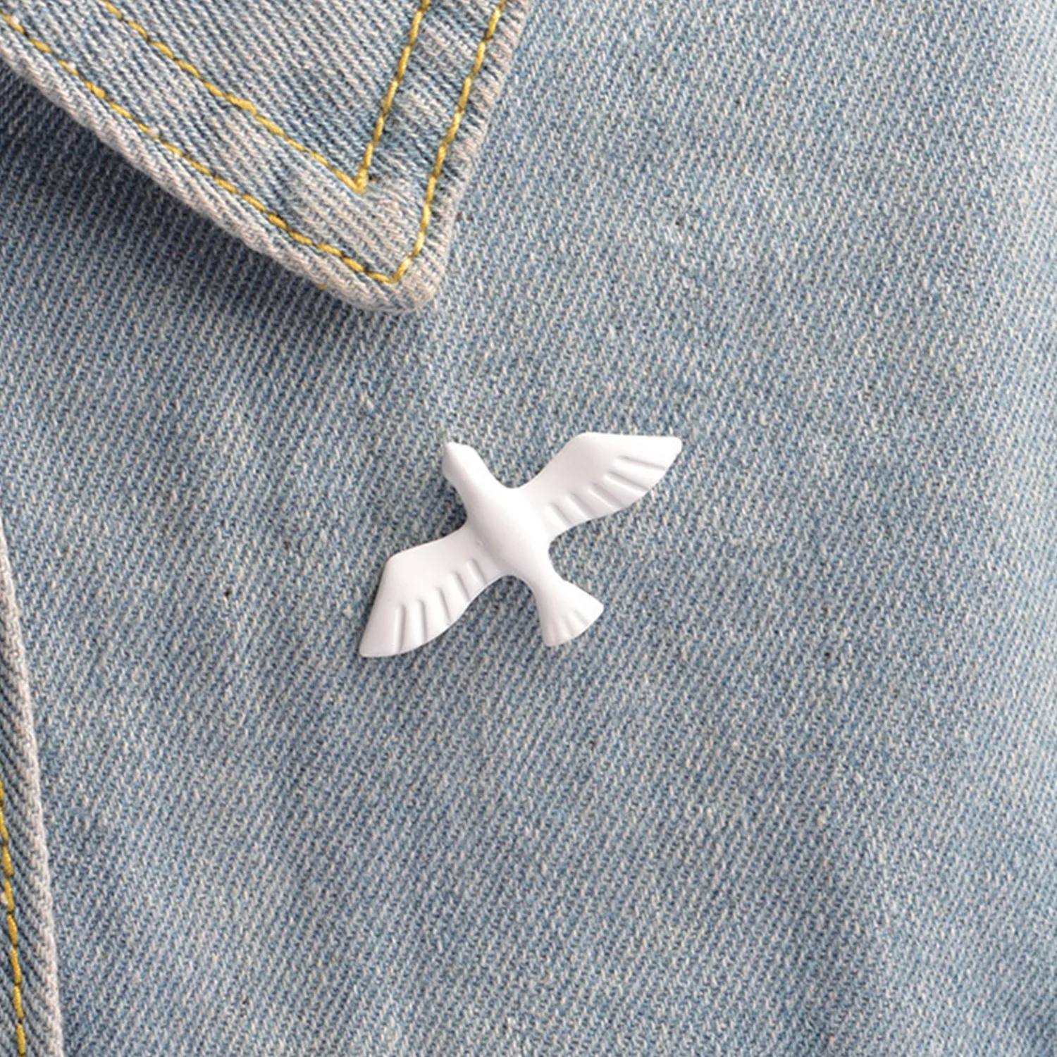 Animal Brooch Acrylic Vintage White Peace Dove Birds Brooch Pins Jewelry Gifts Brooches for Women