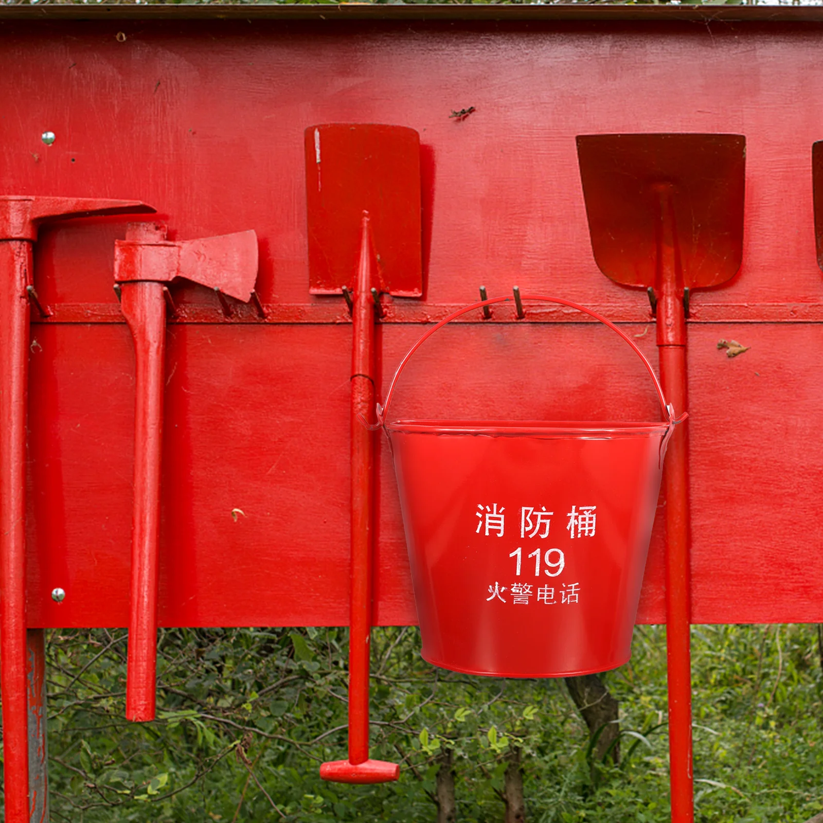 1pc Red Fire Emergency Sand Bucket Thickened Iron Semi-Circular Design For Fire Station Beer Wine Storage Firefighting Equipment