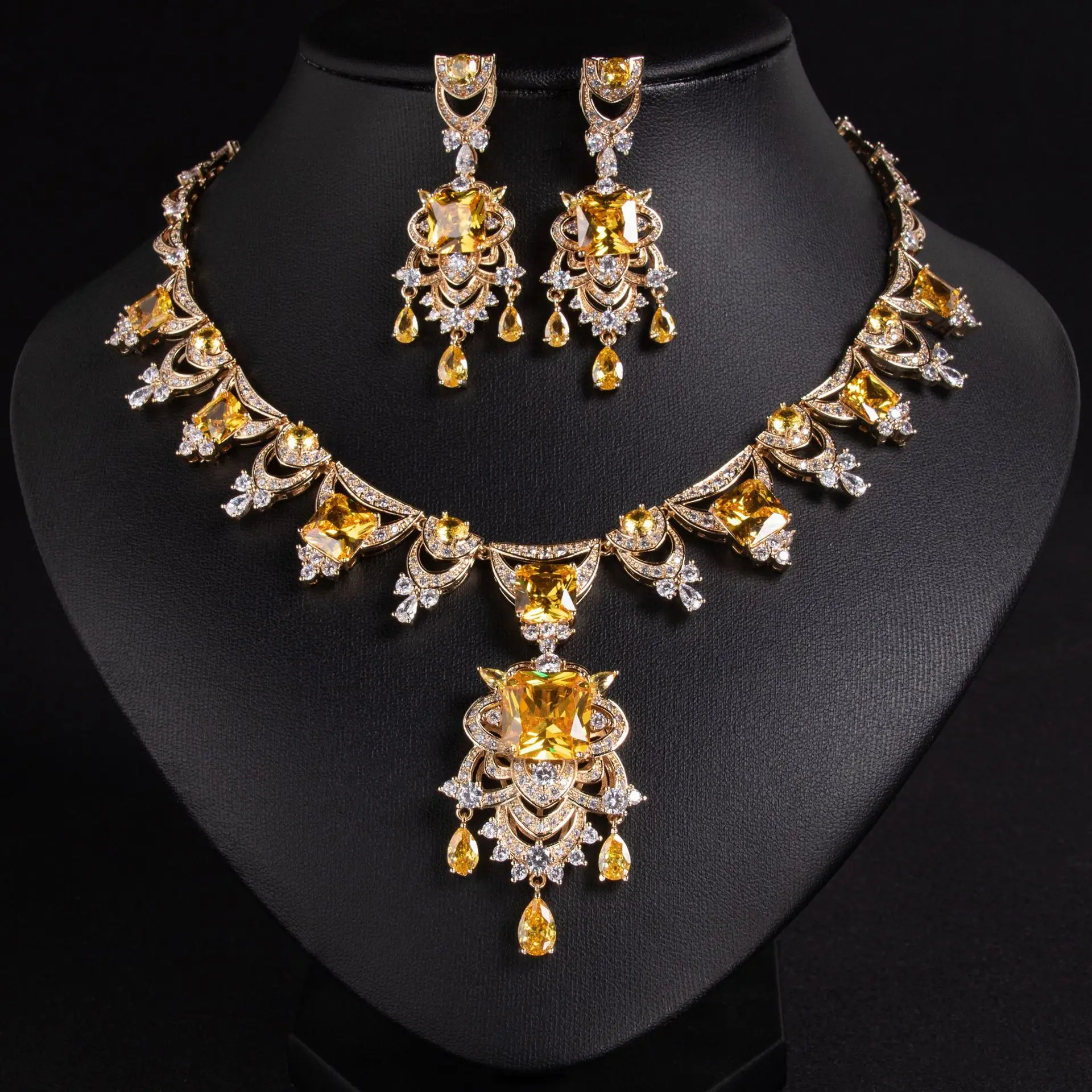 2‑Pcs Jewelry Set Necklace Drop Earrings Cushion Yellow CZ Crystal Vintage Luxury Statement Jewelry for Wedding Banquet Women