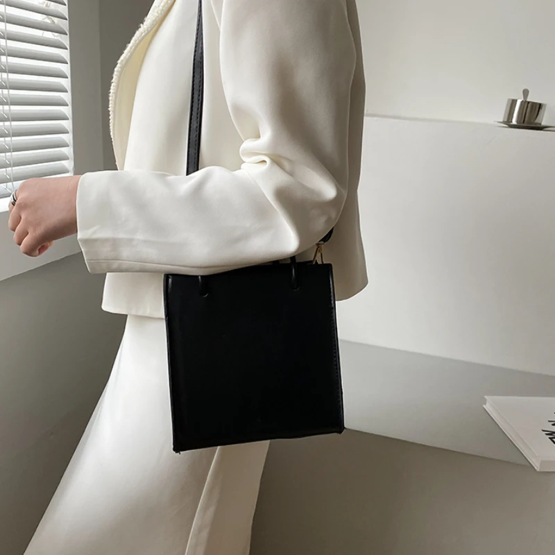 

Women Crossbody Bags Vintage Small Square Shaped Causal Ladies All-match High Quality Shoulder Handbags Retro Design