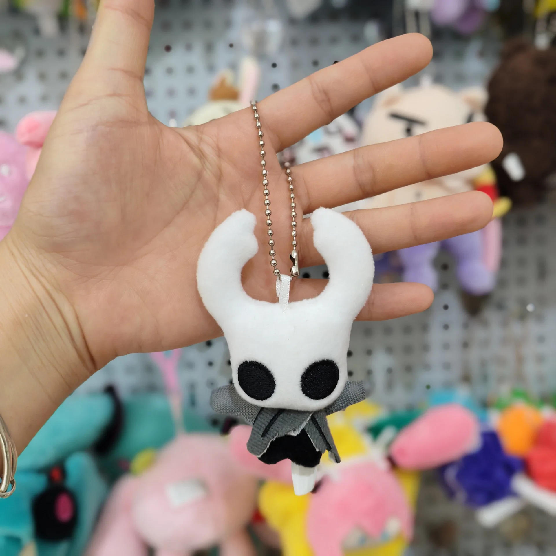 Porte-clés en peluche pour Cosplay, chevalier creux, Silksong, Hornet, figurine en peluche, pendentif pour sac à dos, accessoires, cadeau d'halloween, 10cm