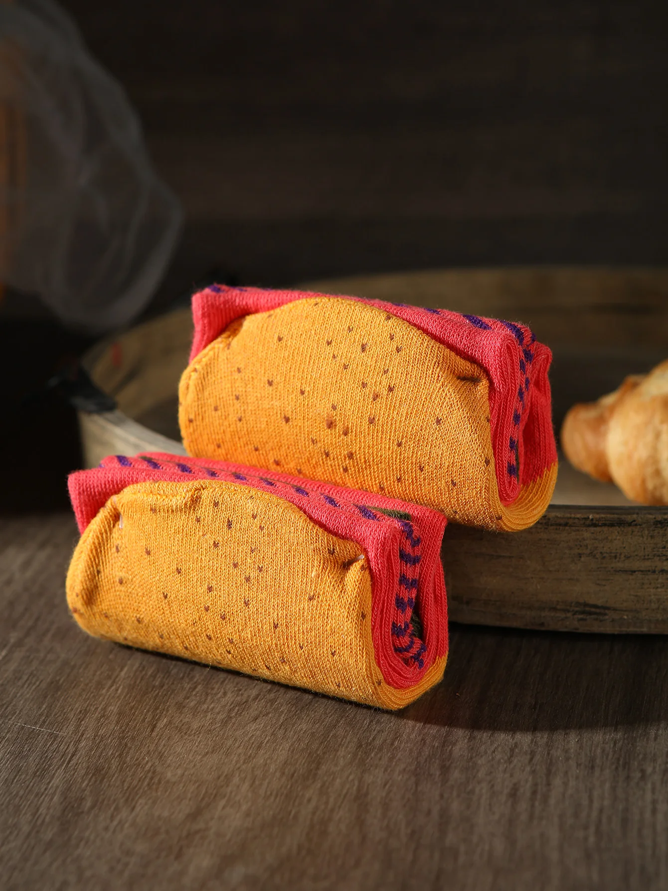 زوج واحد من جوارب منتصف الساق للرجال والنساء، مبتكرة وممتعة، جوارب صندوق هدايا بوريتو المكسيكية الملونة، نمط عصري أوروبي وأمريكي، هدية جديدة كاجوال للحفلات، عيد الميلاد، سانتا كلوز، نمط الخريف والشتاء، نمط مناسب لجميع المواسم، نمط لطيف وممتع