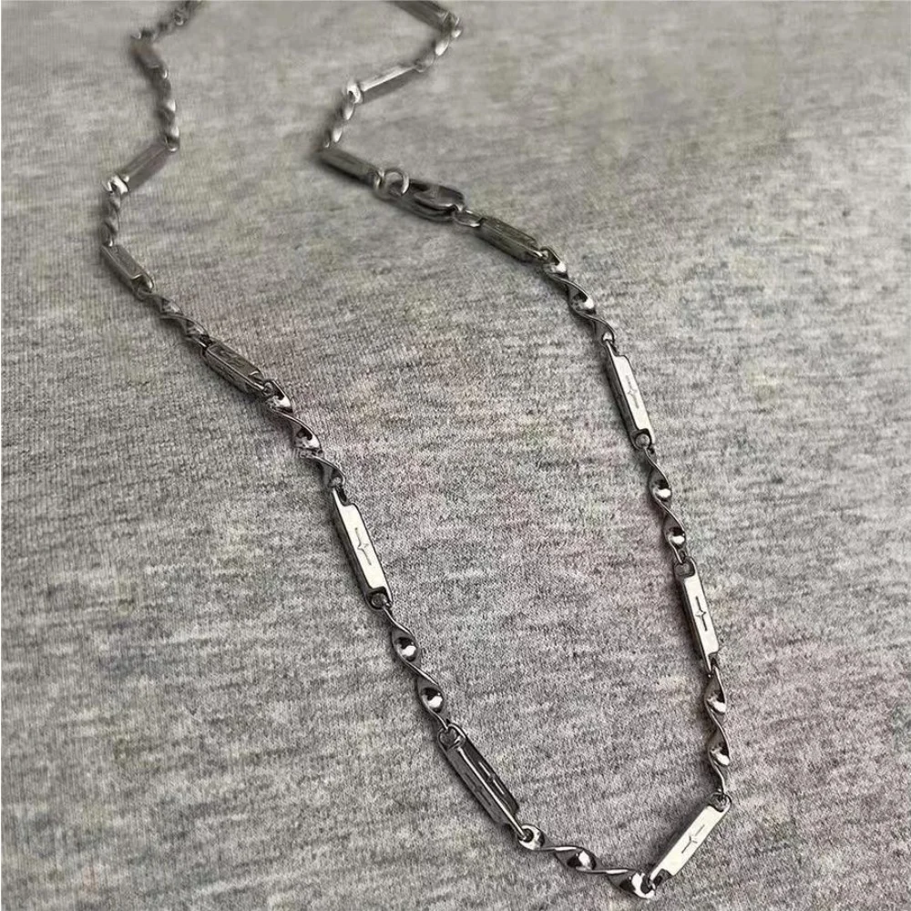 Hip-Hop-Kreuz-Print-Mobius-Bambuskettenhalskette, einfacher Herrenschmuck in Silberfarbe aus Edelstahl, modisches Geschenkzubehör. – Detail 3