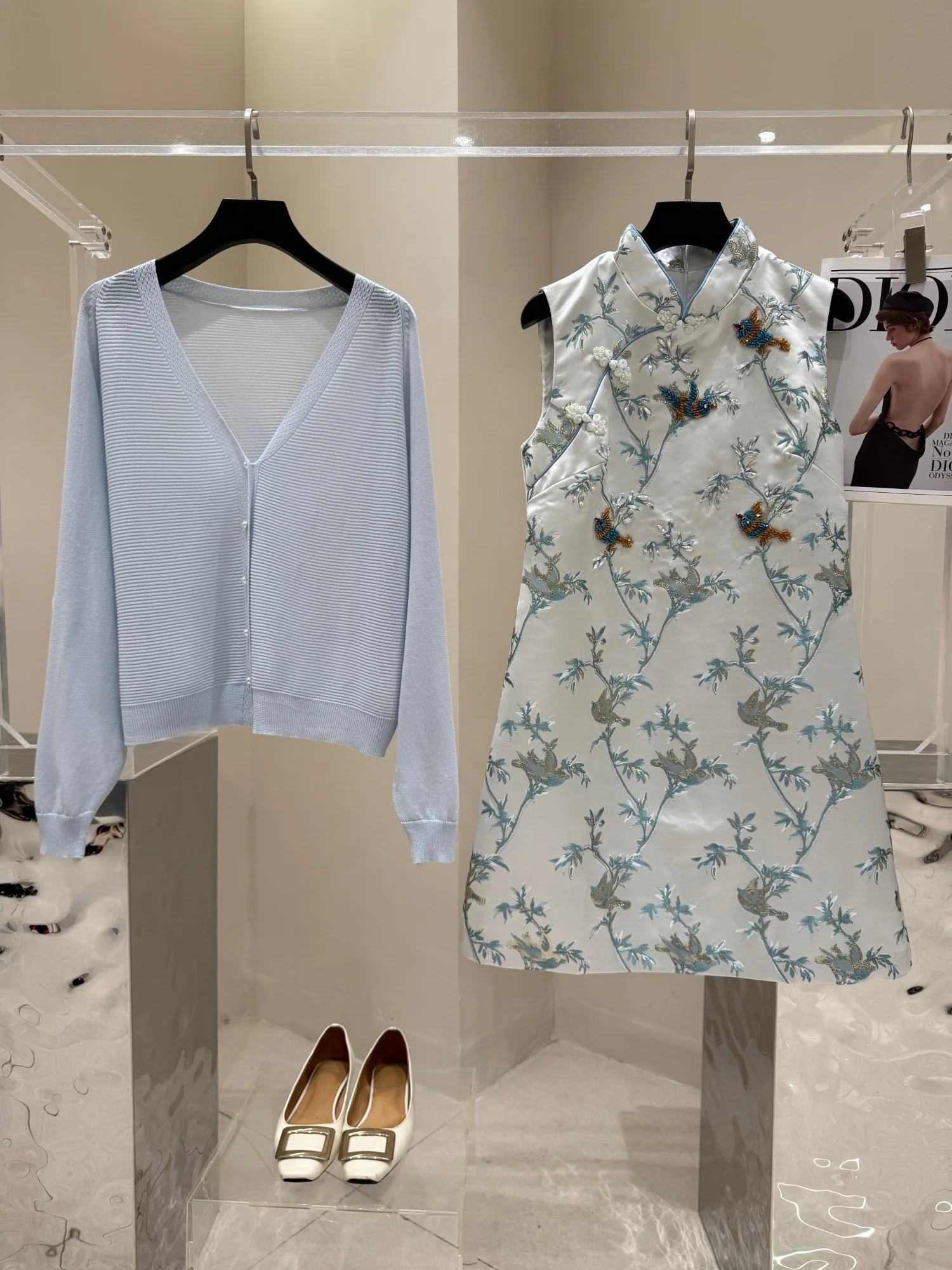 

Весенний комплект 2026: Женский роскошный костюм-двойка с бриллиантовой отделкой и сложной вышивкой, маленький размер, повседневный, для отдыха