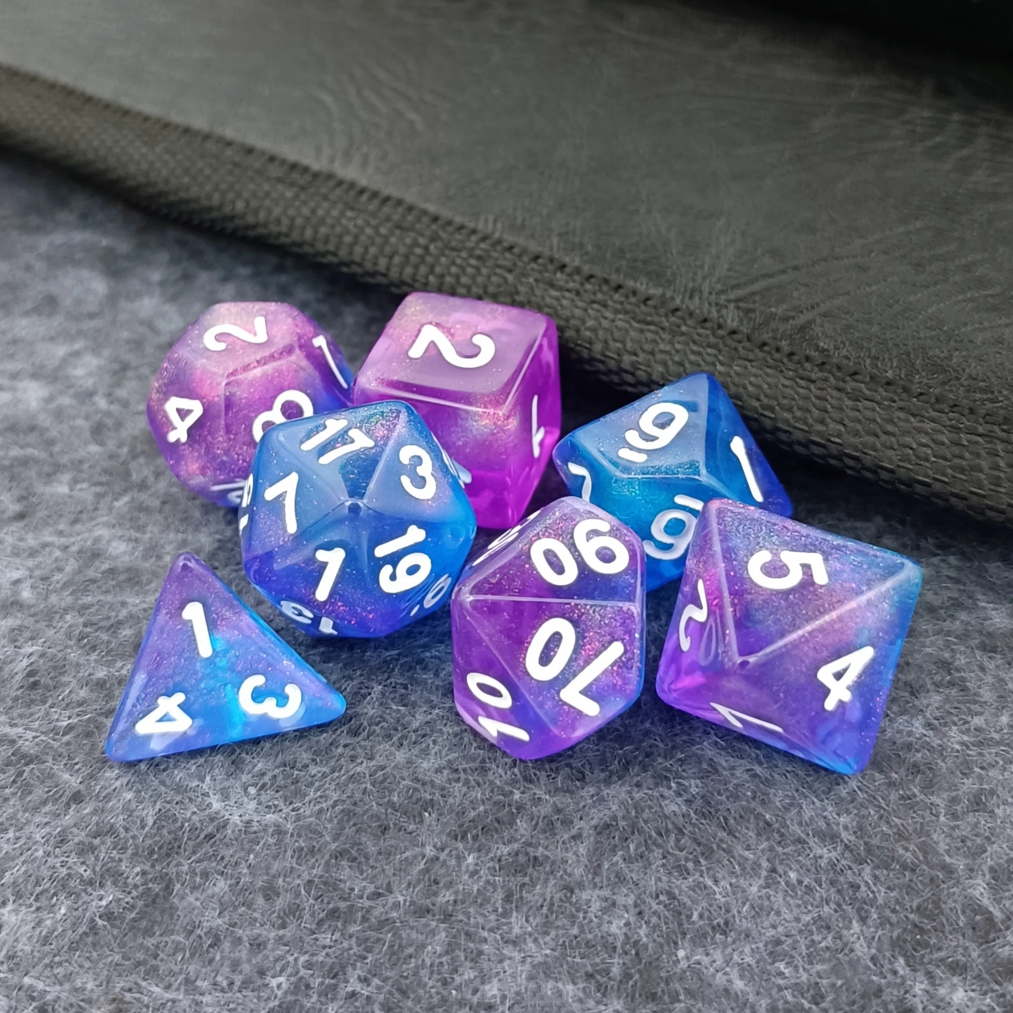 

7Pcs/Set Purple and Blue Starry Sky Galaxy Dice D&D COC Dice D4 D6 D8 D10 D% D12 D20 Table Games DND RPG Dice Set