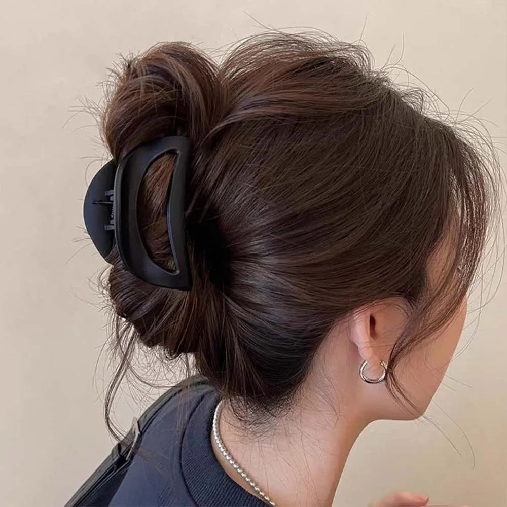 

Safe Silicone Shark Clip Creative Korean Style Elastic Plastic Hair Claw Headwear Waterproof Semilune Shaped Hair Claw Daily