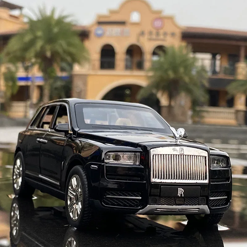 

1:32 Scale Cullinan Diecast Car Metal Model Sound and Light Pull Back SUV 7 Doors Can Be Opened for Kids Gifts Toys
