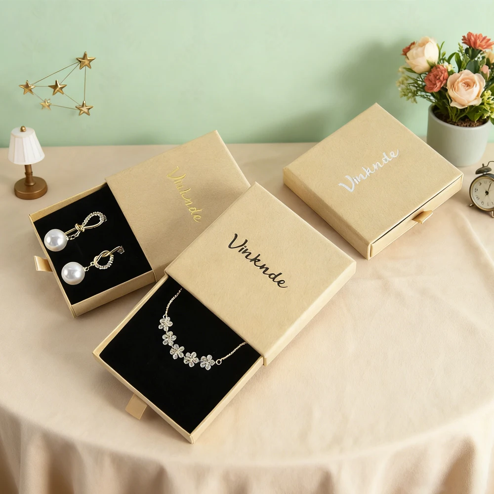 

24 шт., коробка для хранения бумаги с логотипом, 7x7x2,5 см, роскошный подарочный ящик для ювелирных изделий, ожерелье, серьги, кольцо, упаковка, коробки для ювелирных изделий