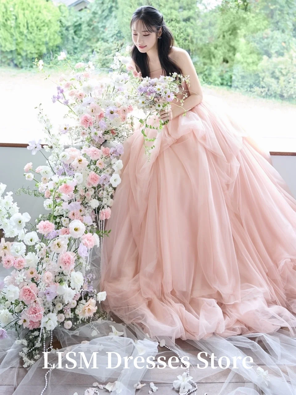 ชุดราตรีทรงเอไลน์แบบไร้สาย รุ่น LISM สีชมพู ผ้าไหมทูลล์ สำหรับถ่ายภาพ งานพรอม งานราตรี สามารถสั่งตัดได้