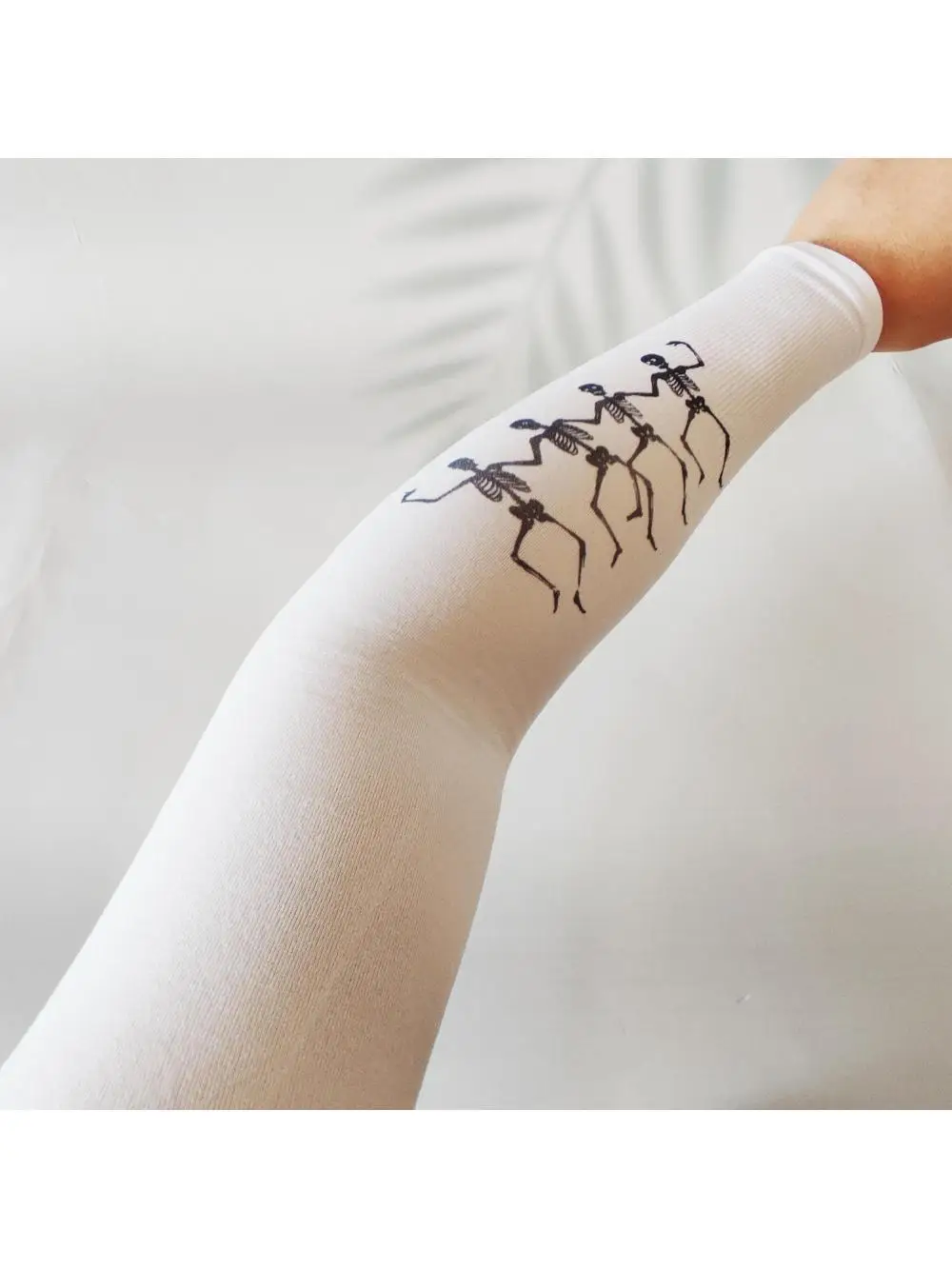 2026 new summer niche atmosphere dancing skeleton sleeves for men and women Gothic bone print Y2K daily casual street trend Ins