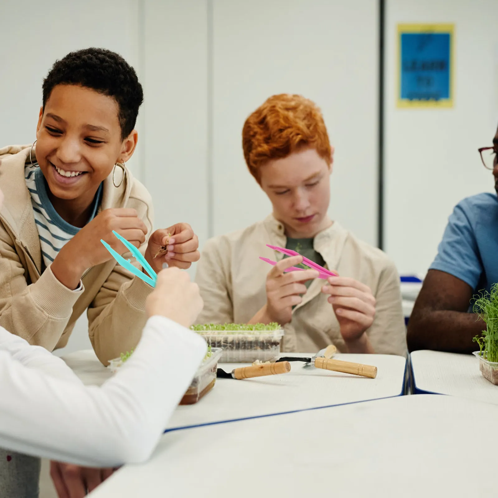 

25Pcs Tweezers Plastic Smooth Edge Tweezers for Sorting Beading Projects Craft Activities Classroom Learning