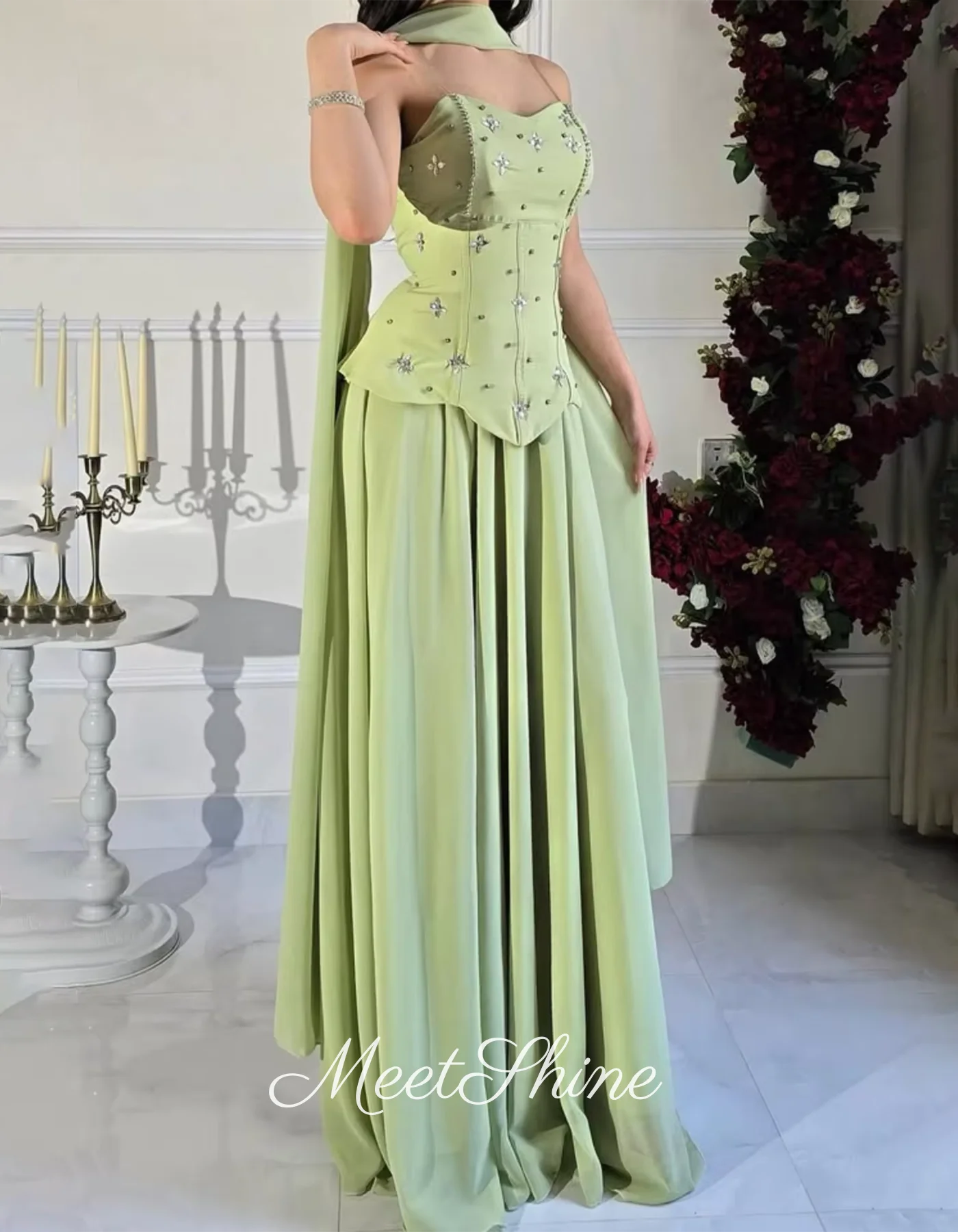 グリーンクリスタルイブニングドレス エレガント ロング丈 モダン プロムドレス レディース カスタマイズビーズ サテン フォーマルドレス パーティー 2025