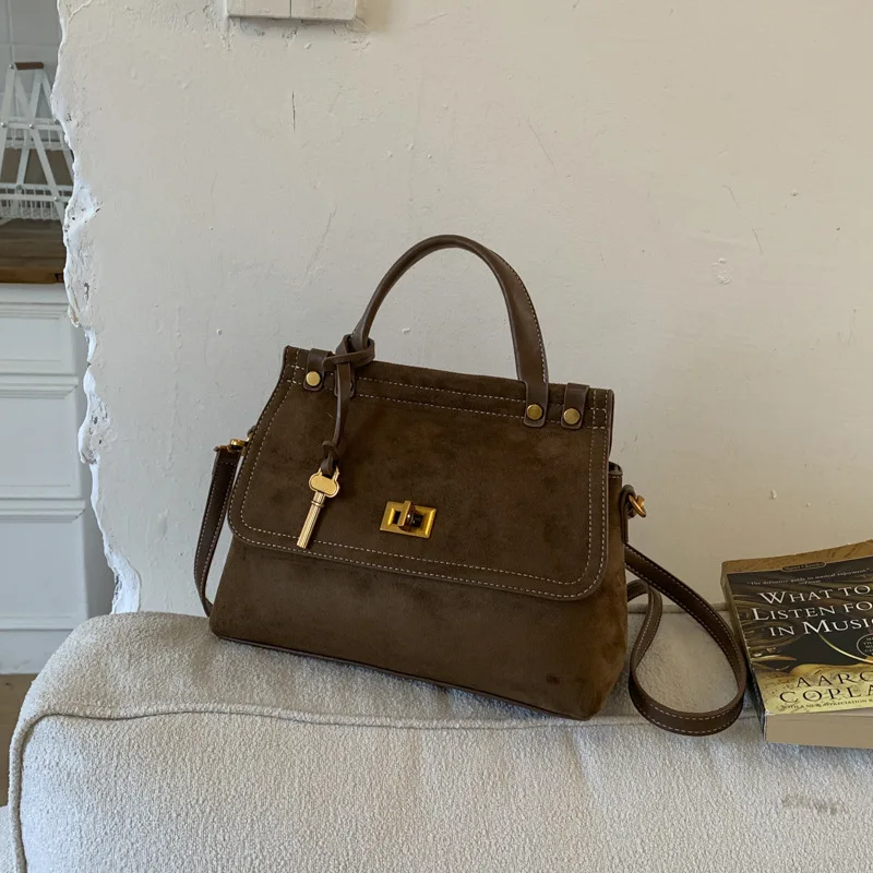 

2025 A/W Women's Vintage Large Capacity Tote Bag, Genuine Leather Multi-way Shoulder Crossbody Purse, Retro Chic Work Bag