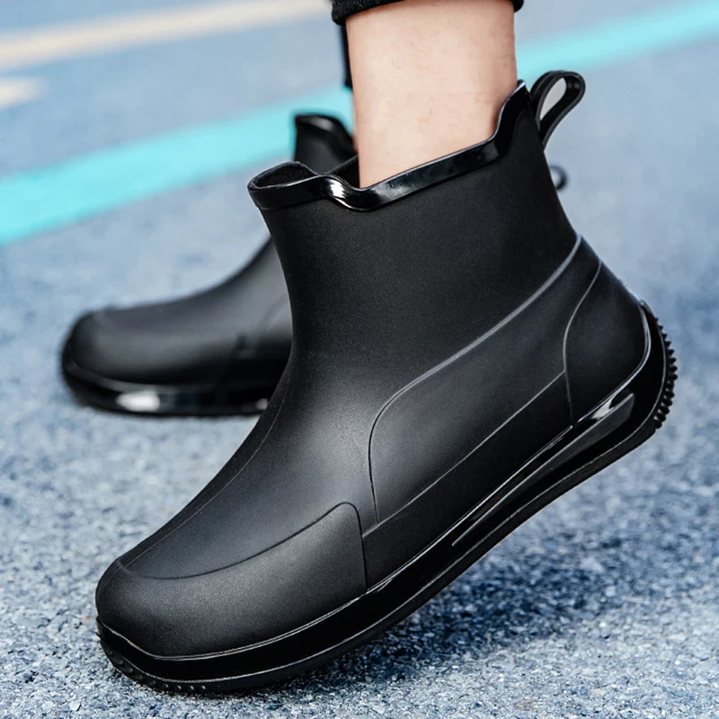 Trendy Waterproof Men Hoes Fashionable Men Low Cut Anti Slip Rain Shoes One Foot Water Shoes Outdoor Water Wading Rubber Shoes