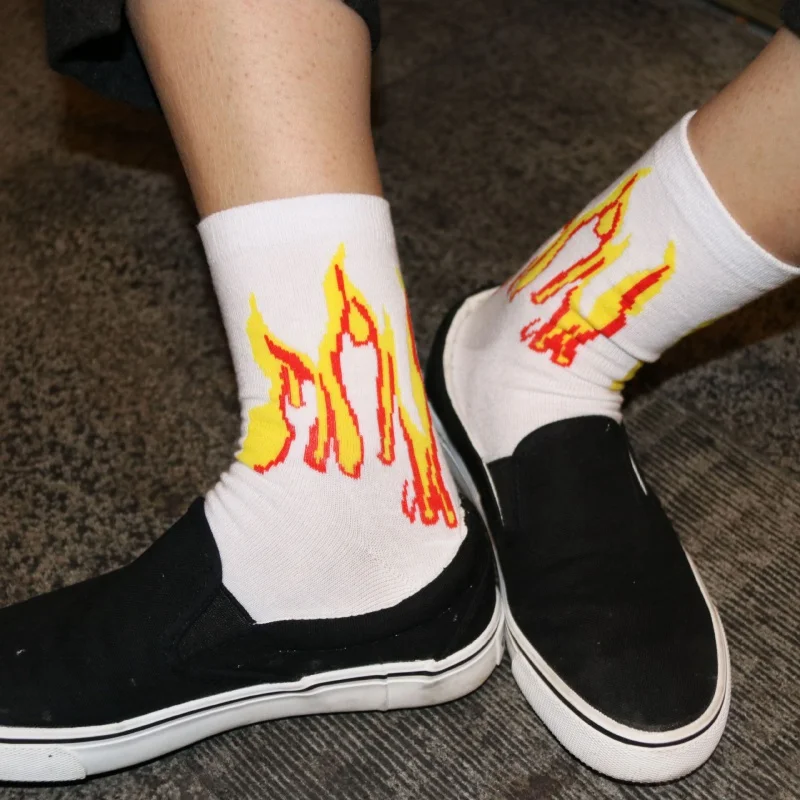 2023 Summer New Fashion Brand Flame Men's Socks Student Unisex Skateboarding Street Dance Sports Socks