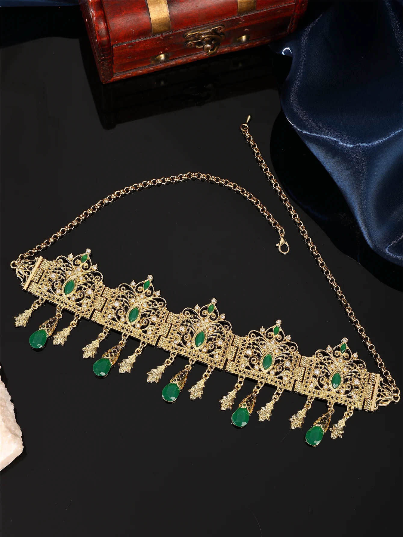 1 Stück Modische Damen-Kopfkette mit Ausgehöhlter Gravur & Kristallanhänger - Marokkanischer Damen-Hochzeits- & Festivalschmuck – Detail 5