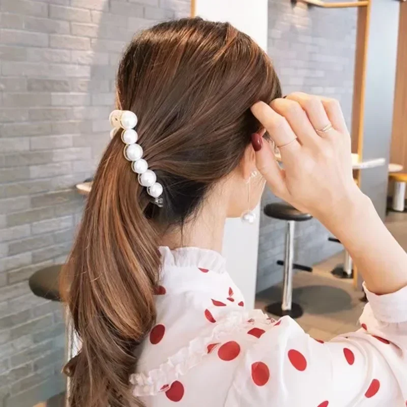 Pearl Banana Hair Clip Headdress Ins Pearl Banana Clip Vertical Clip Twist Ponytail Holder Hairpin Women Girls Hair Accessories