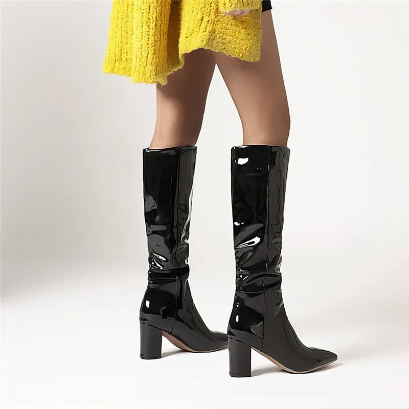 

YQBTDL 2025: пикантные женские сапоги до колена из искусственной кожи, плиссированные высокие каблуки с острым носком, осенне-зимняя женская обувь больших размеров