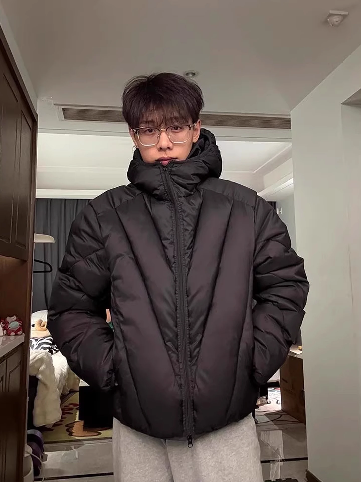 

Lightweight V-ape Ray Gun Bone down Cotton Jaet Men's Winter Trend Thiened Cold-resistant Bread Coat Hooded Outerwear